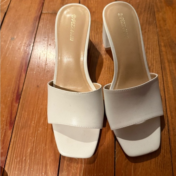 Cream Square Toe Mini Heel Shoes Size 7.5 UGC - Picture 2 of 5